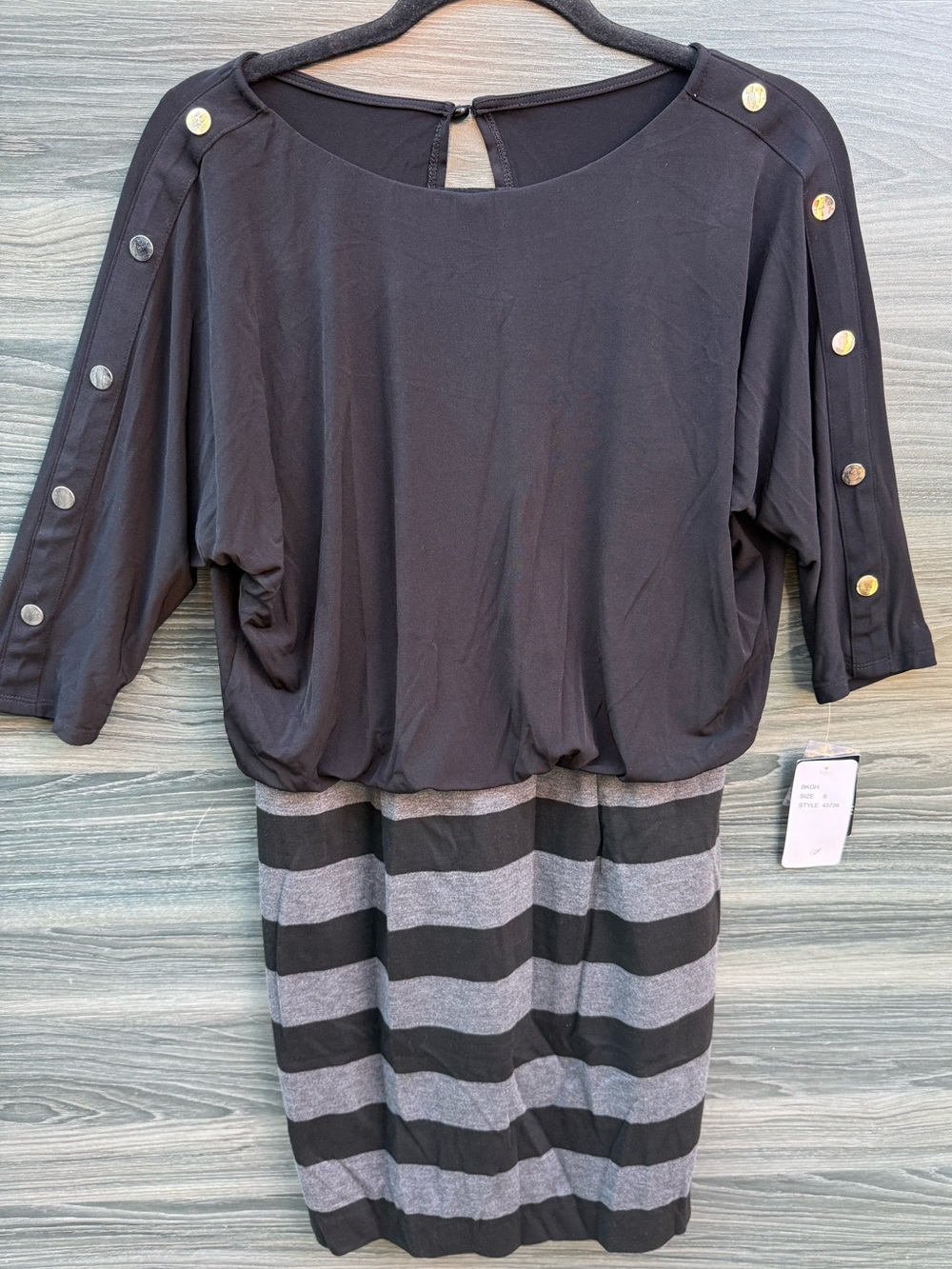 NWT Sandra Darren Black Gray Striped Blouson Dress Casual Gold Button Size 6